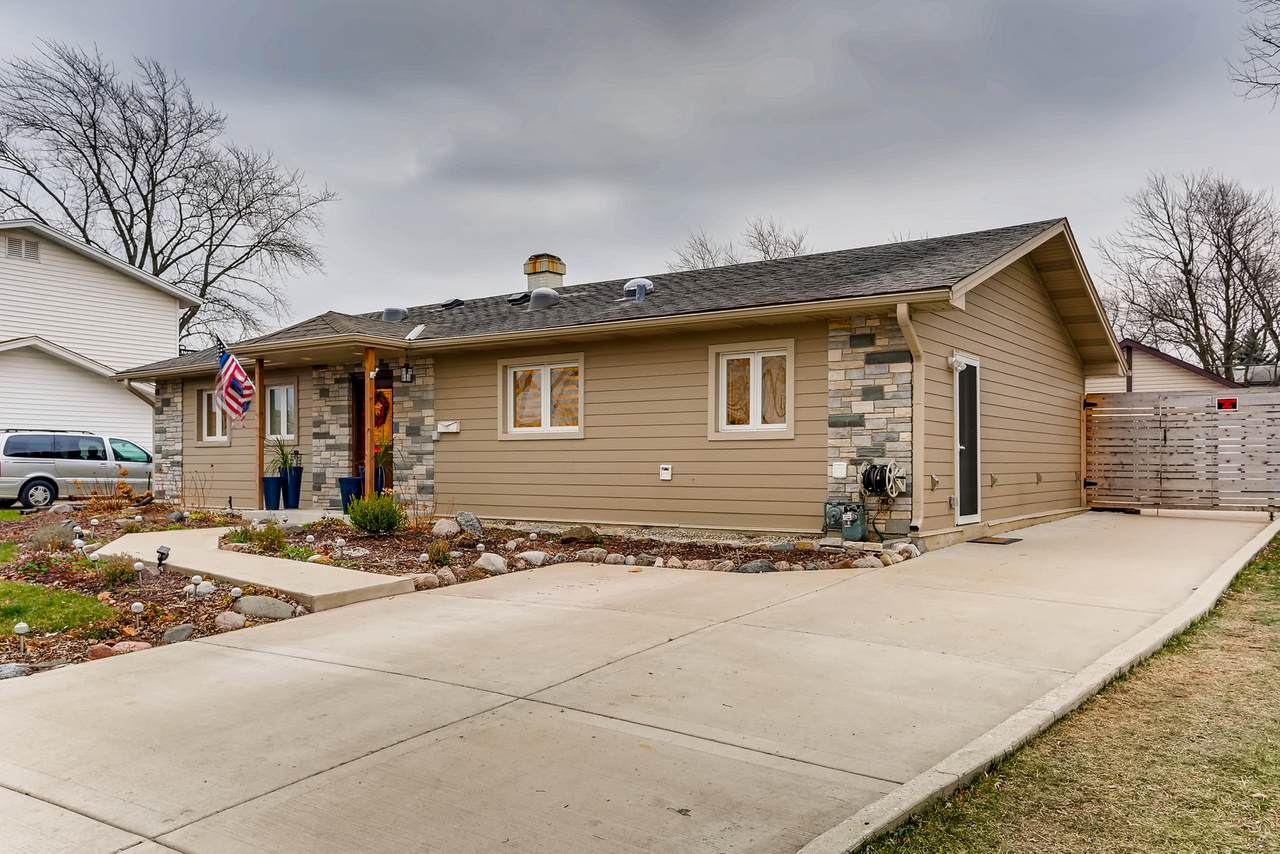 415 Berkley Lane - Photo 1