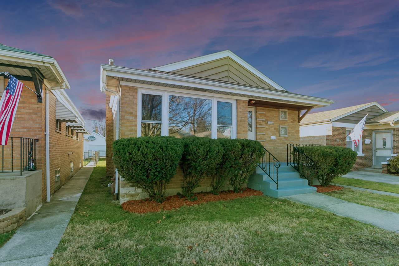 11128 Homan Avenue - Photo 1