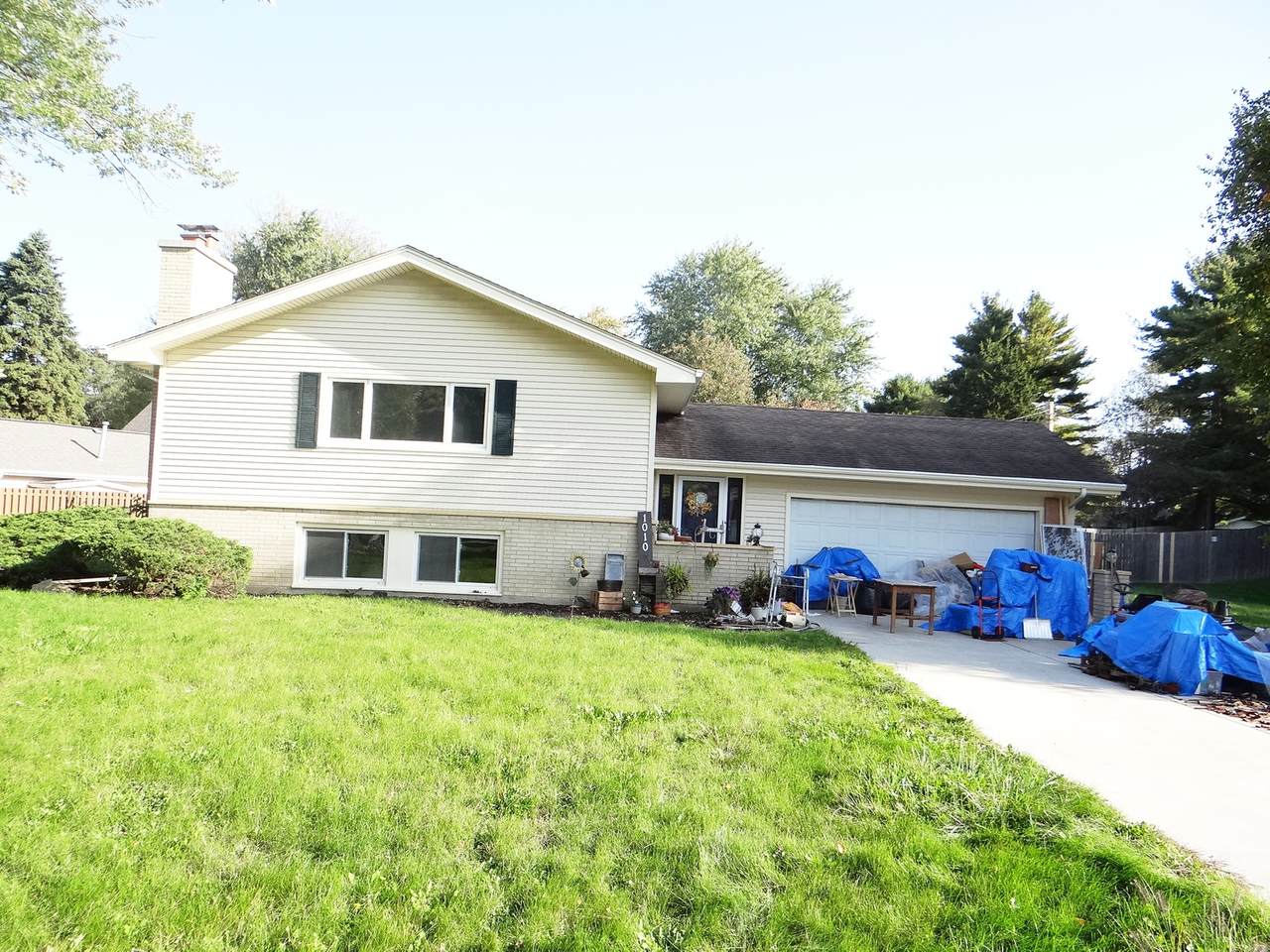 1010 Monticello Drive - Photo 1