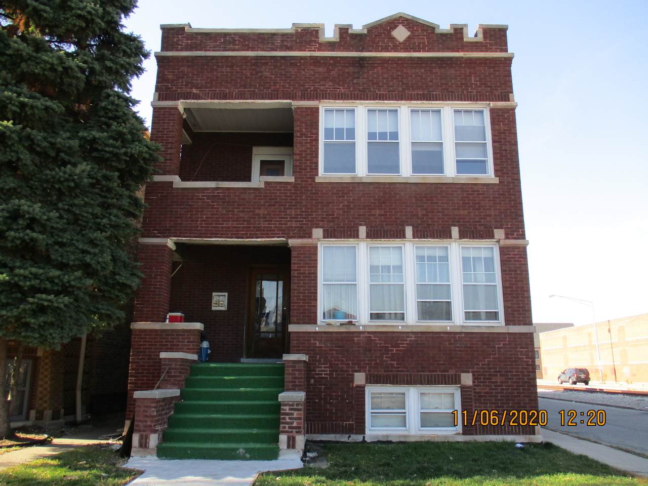 1600 51 Avenue - Photo 1