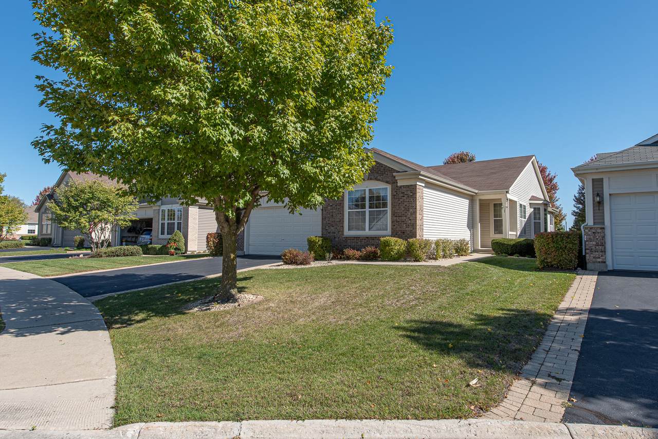 16015 Carillon Lakes Court - Photo 1
