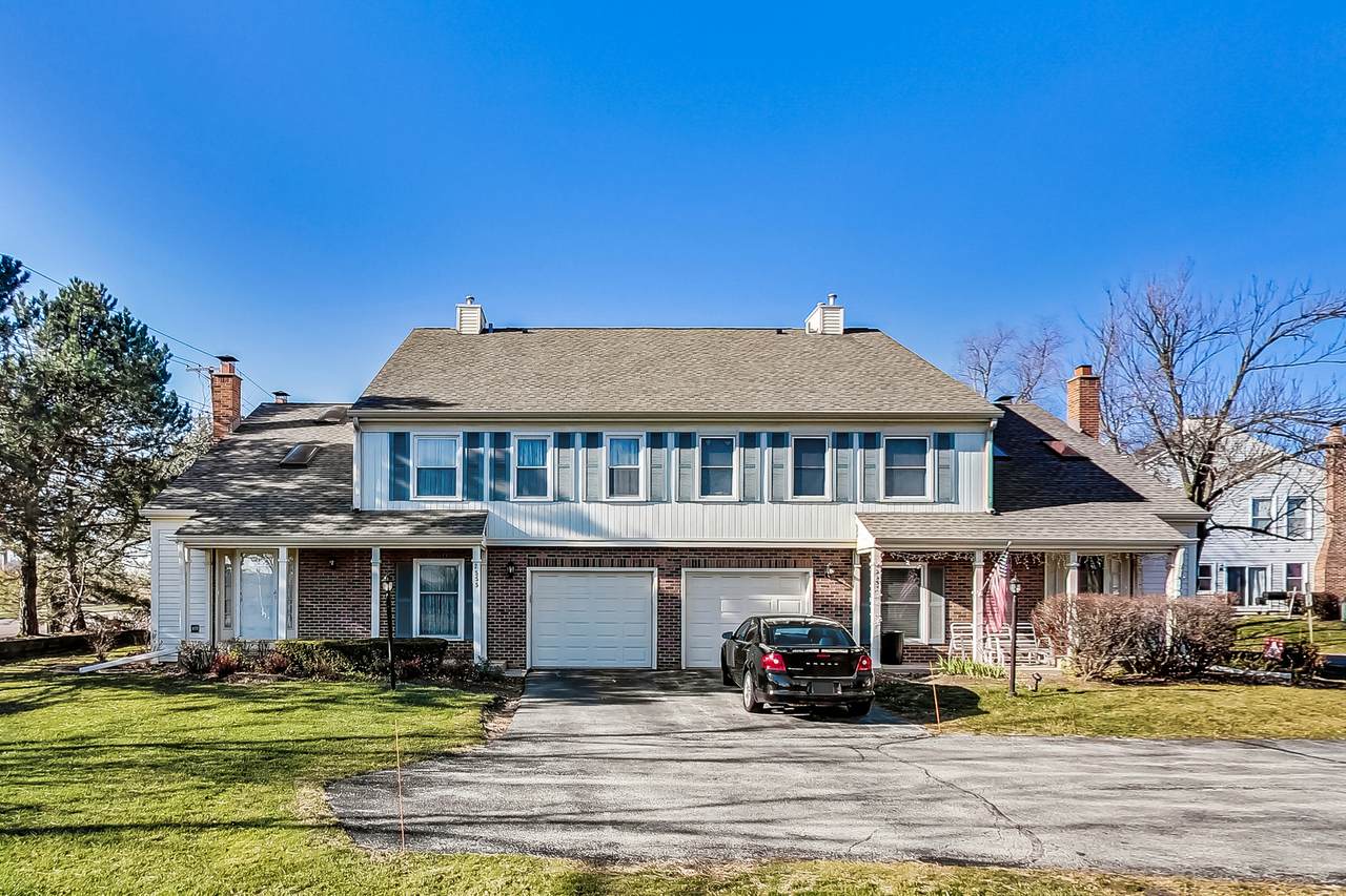 2555 College Hill Circle - Photo 1