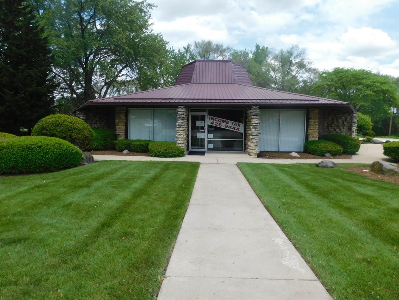 700 Willow Lane - Photo 1