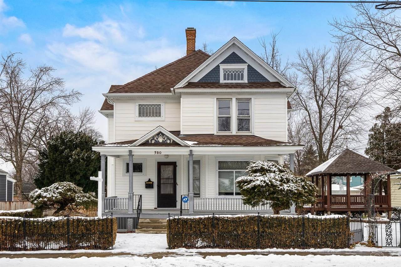320 10th Street - Photo 1