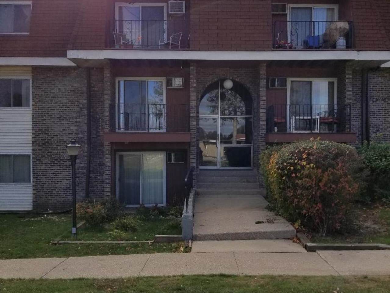 1165 Valley Lane - Photo 1