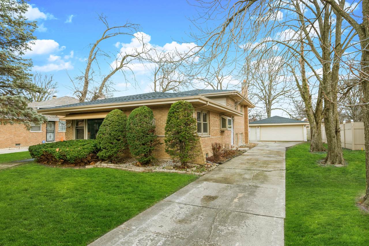 16427 Greenwood Avenue - Photo 1