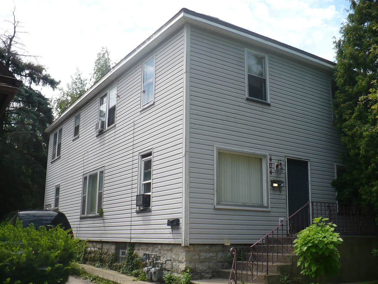 404 Douglas Street - Photo 1