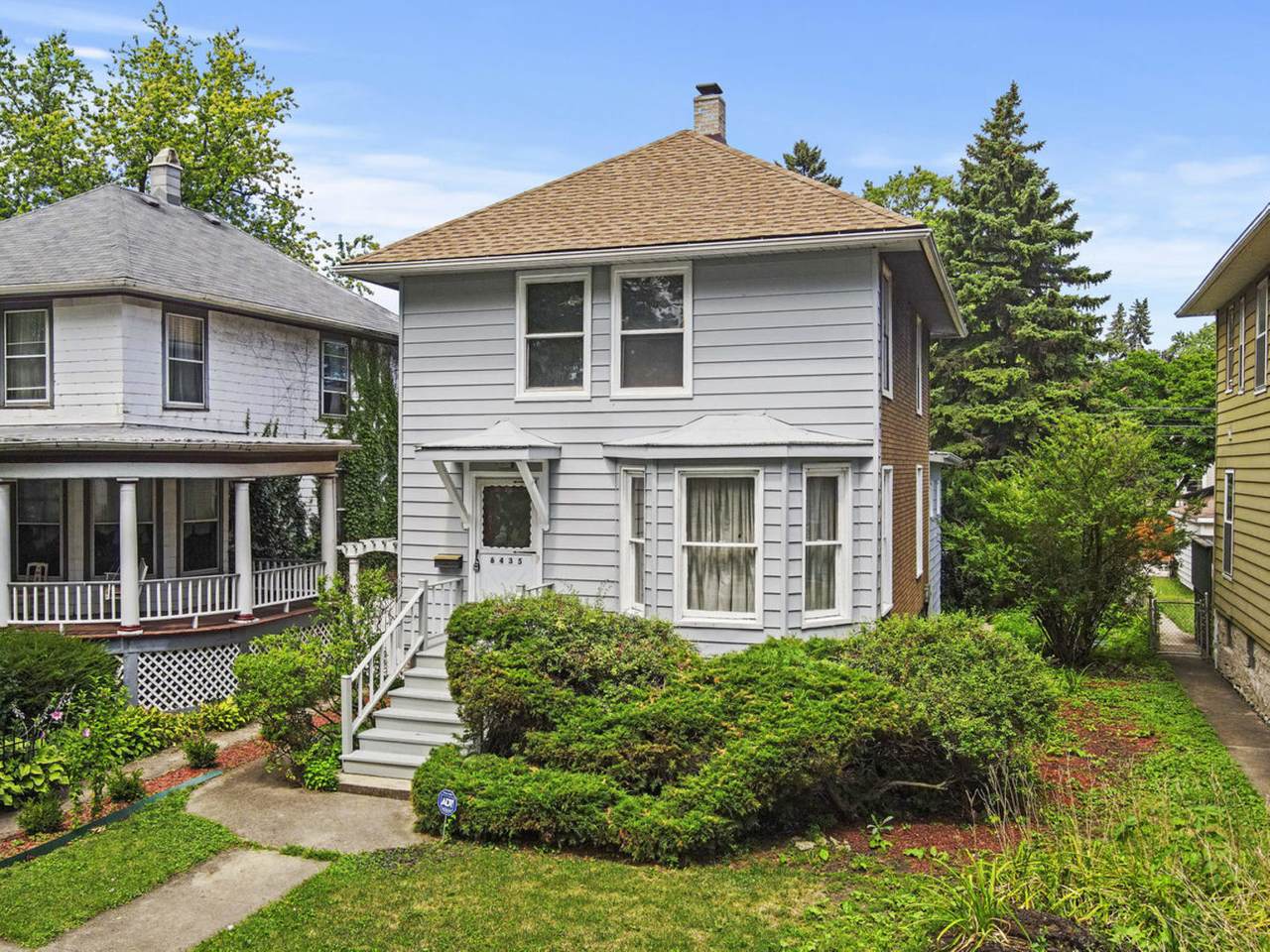 6435 Sinclair Avenue - Photo 1