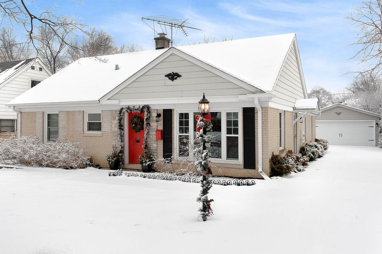 625 Mitchell Avenue - Photo 1