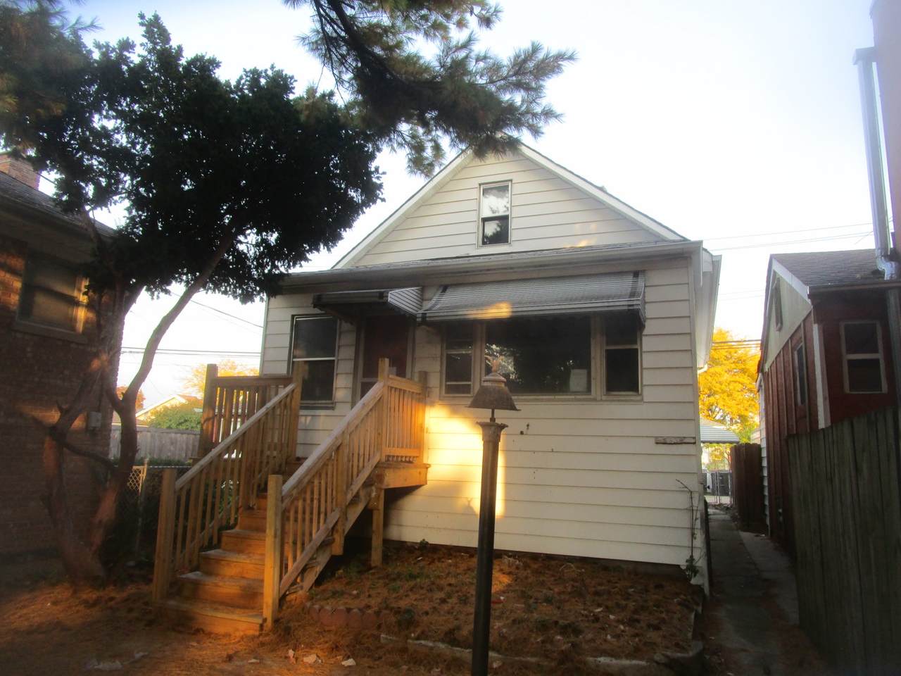 5319 Nagle Avenue - Photo 1