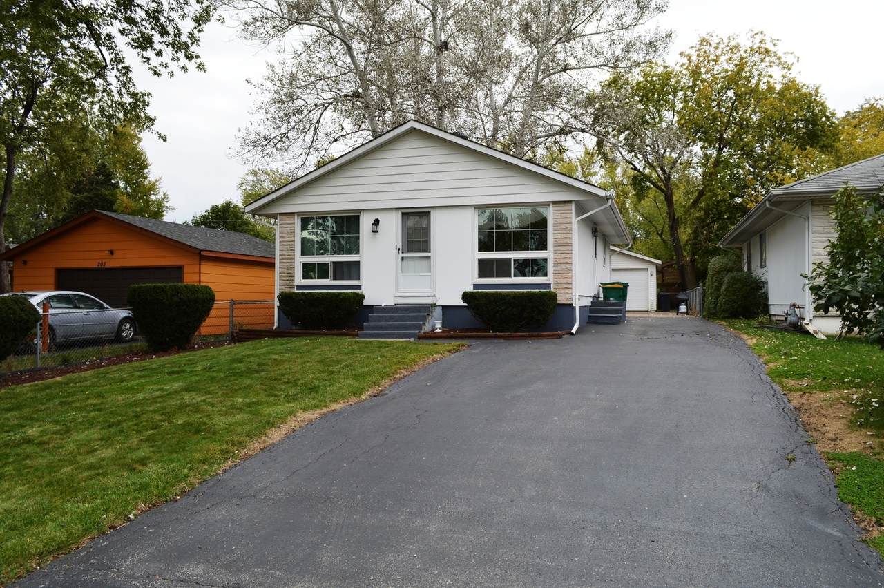 207 Golfview Drive - Photo 1