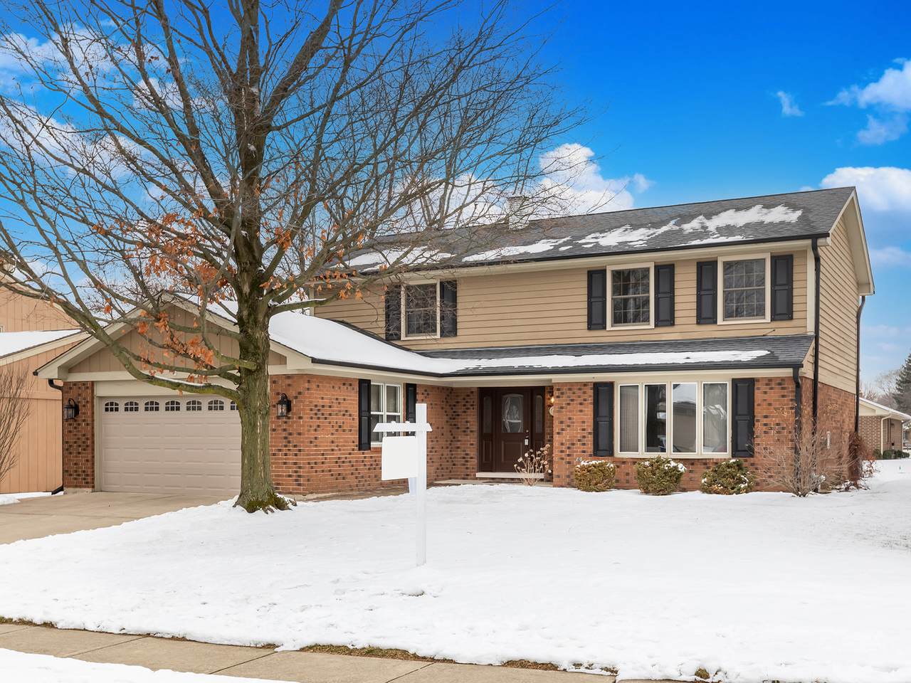 1530 Castlewood Drive - Photo 1