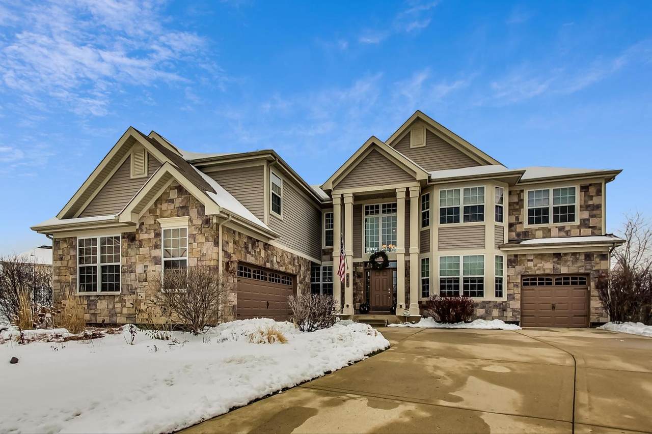 413 Blue Heron Circle - Photo 1