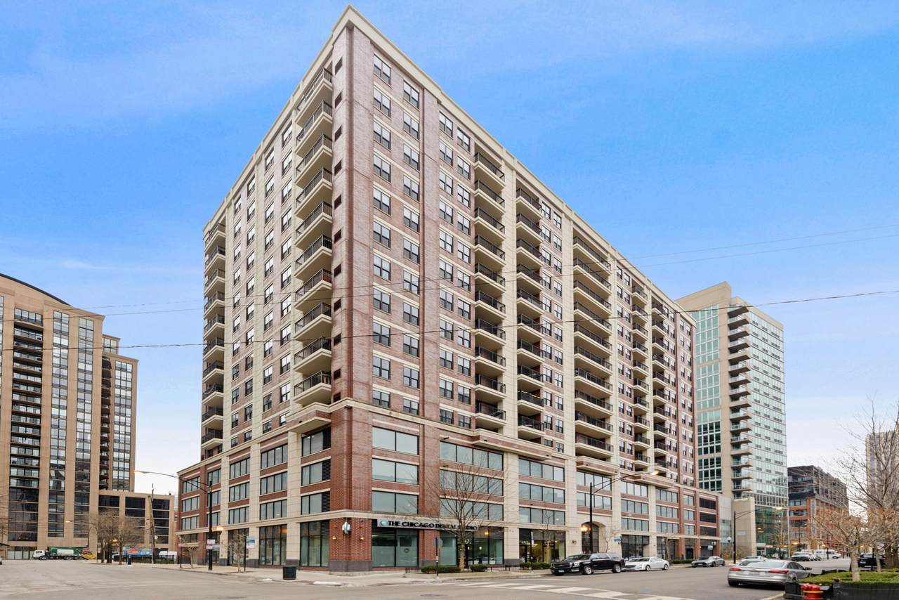 451 Huron Street - Photo 1