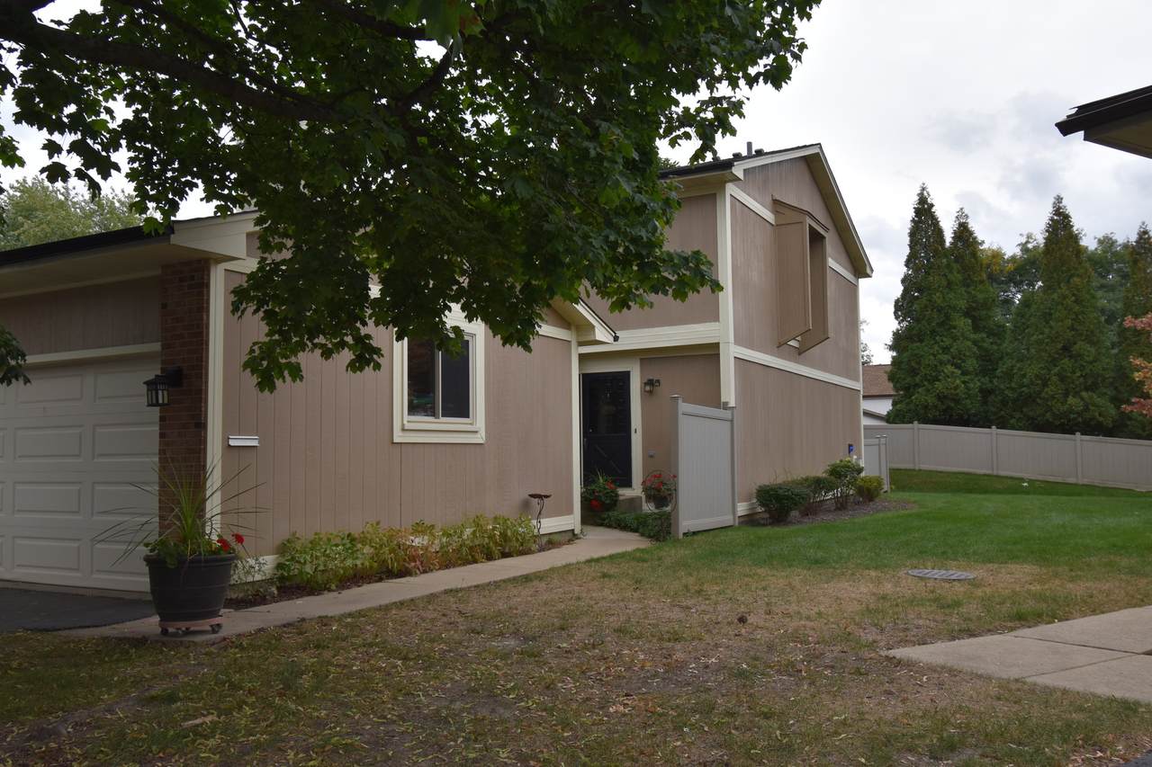 311 Redwing Drive - Photo 1