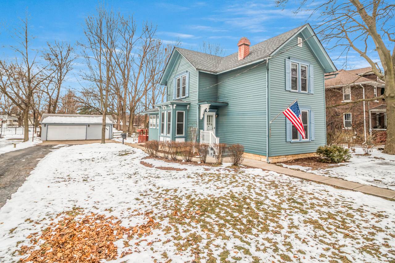 14910 Bartlett Avenue - Photo 1