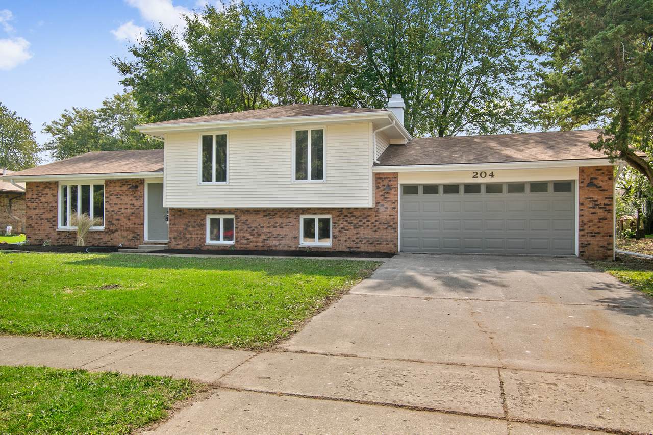 204 Menominee Drive - Photo 1