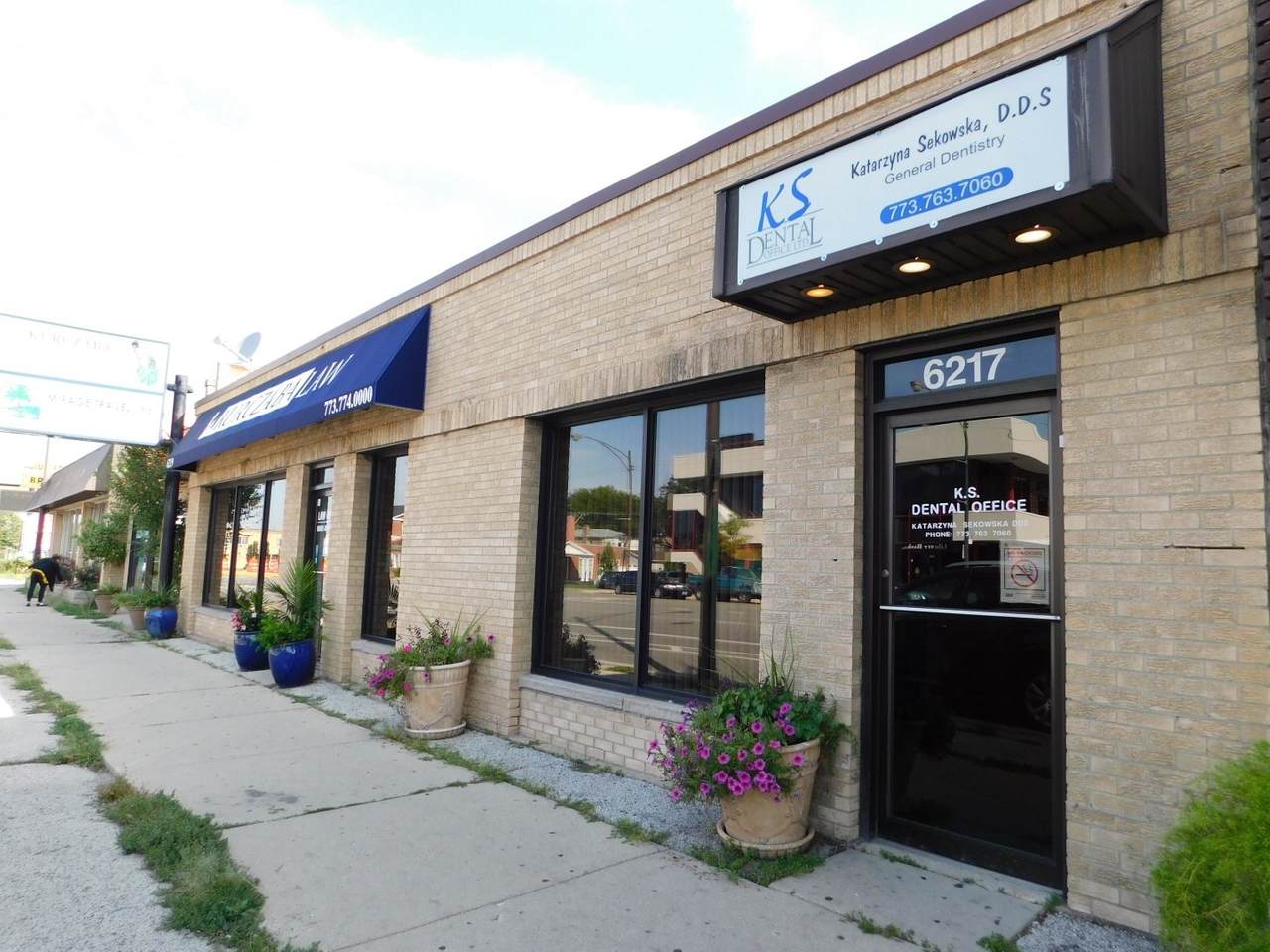 6217-21 Milwaukee Avenue - Photo 1