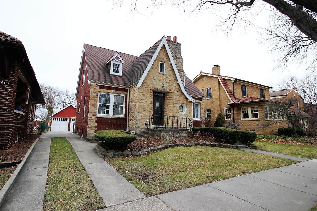 10505 Leavitt Street - Photo 1