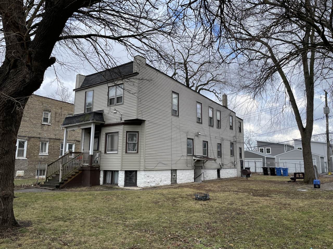 11925 Emerald Avenue - Photo 1