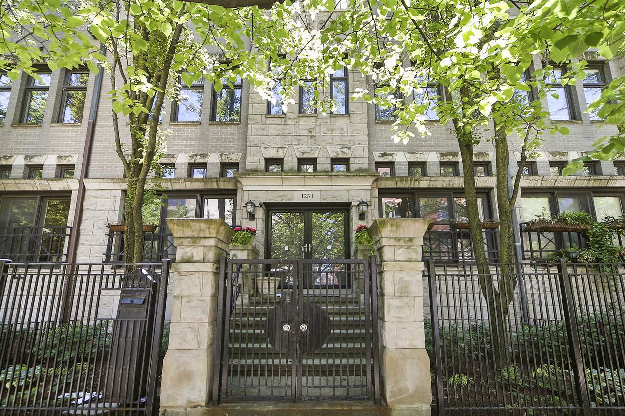 123 Oak Street - Photo 1