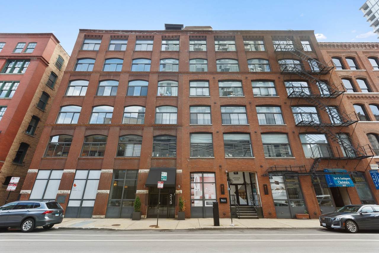215 Illinois Street - Photo 1