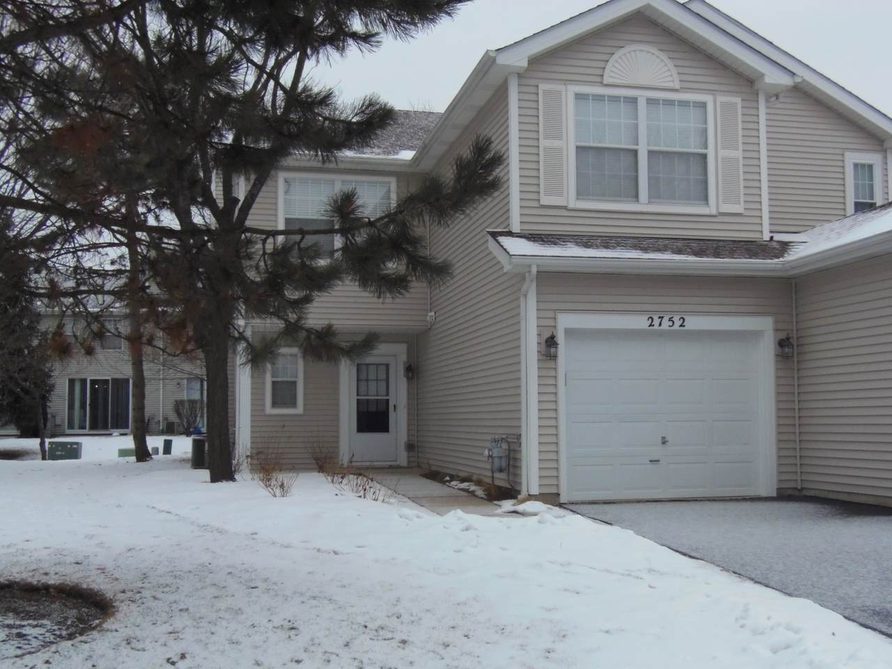 2752 Odlum Drive - Photo 1