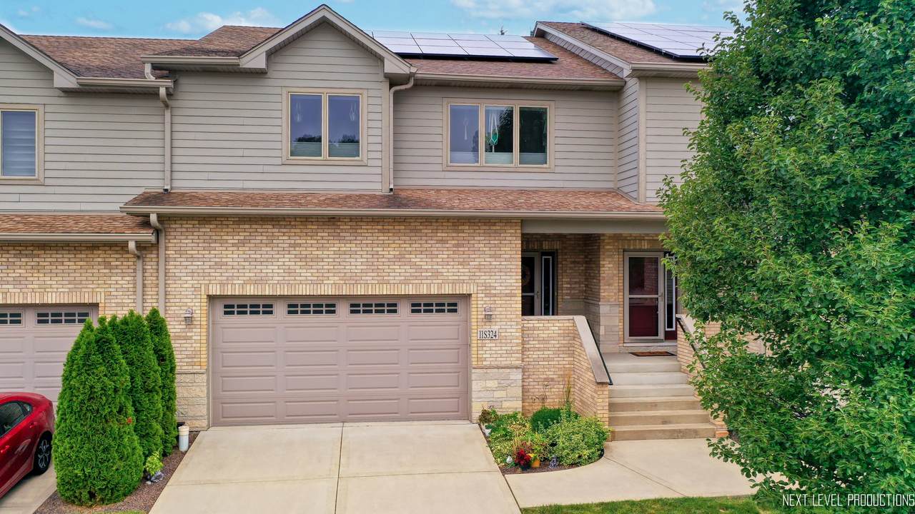 11S324 Deer Trail Court - Photo 1