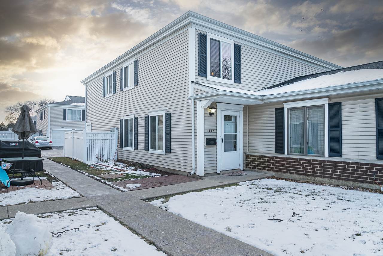 1442 Quaker Lane - Photo 1