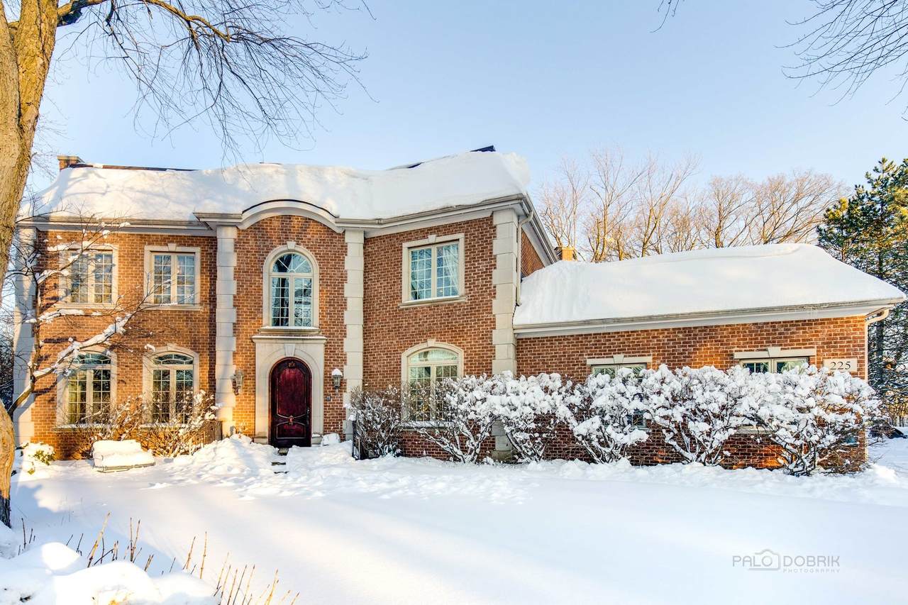 225 Elm Court - Photo 1