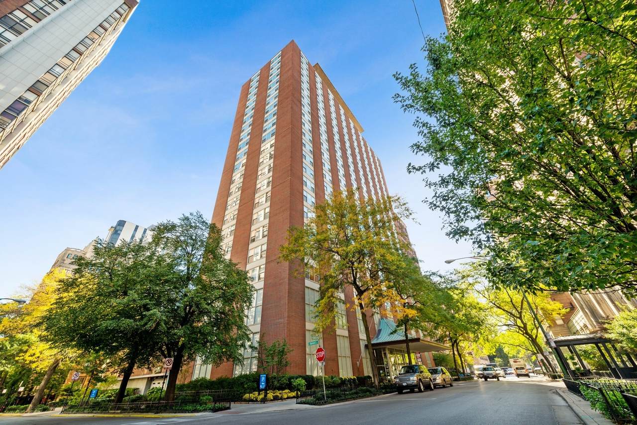 1325 State Parkway - Photo 1