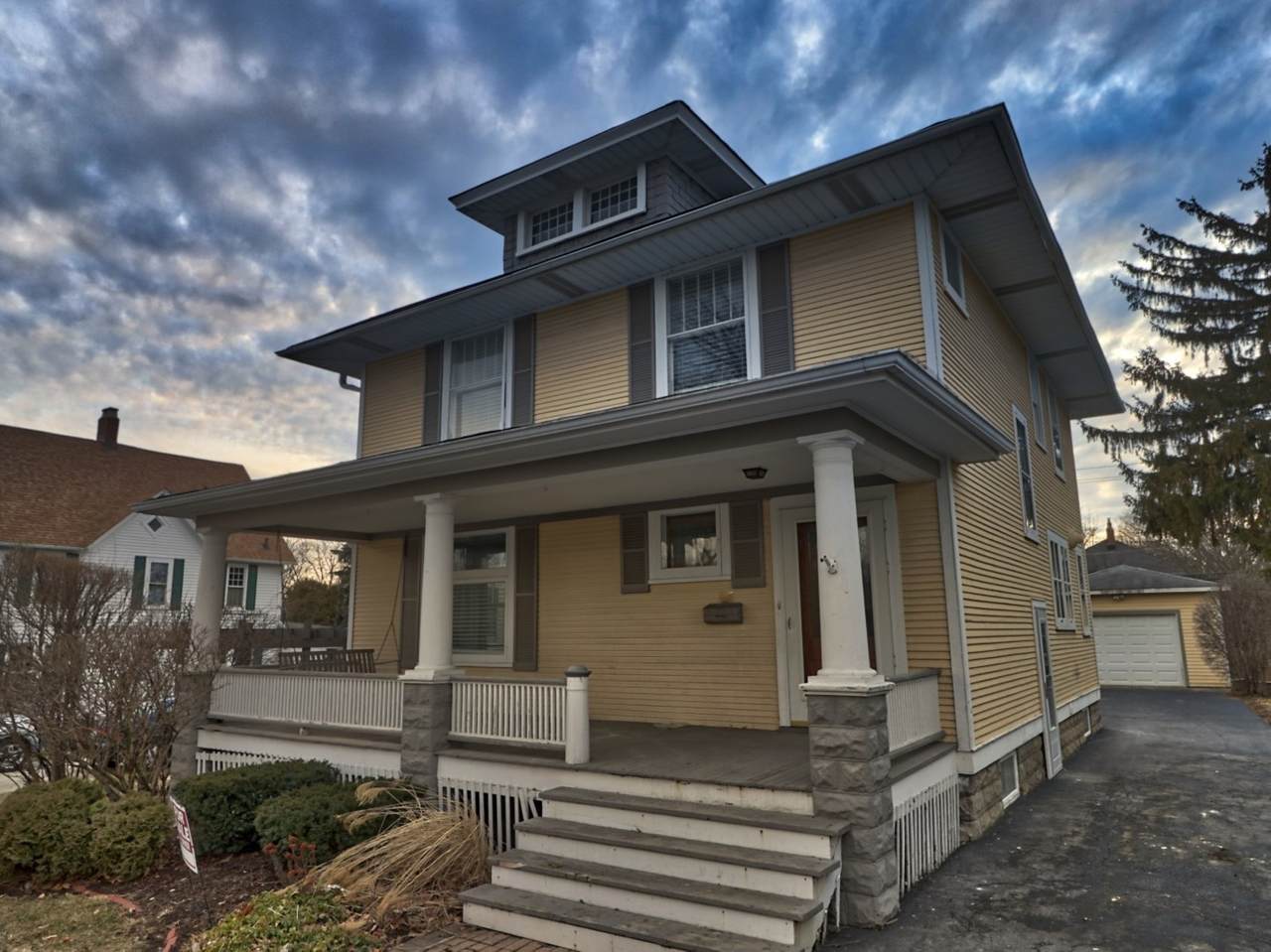 4724 Main Street - Photo 1
