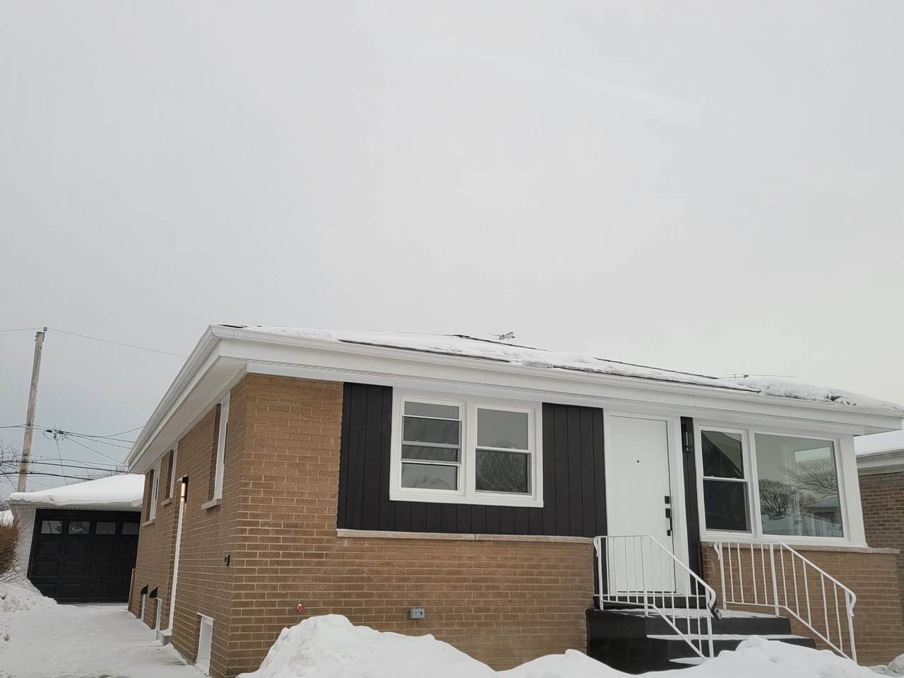 5029 Ozark Avenue - Photo 1