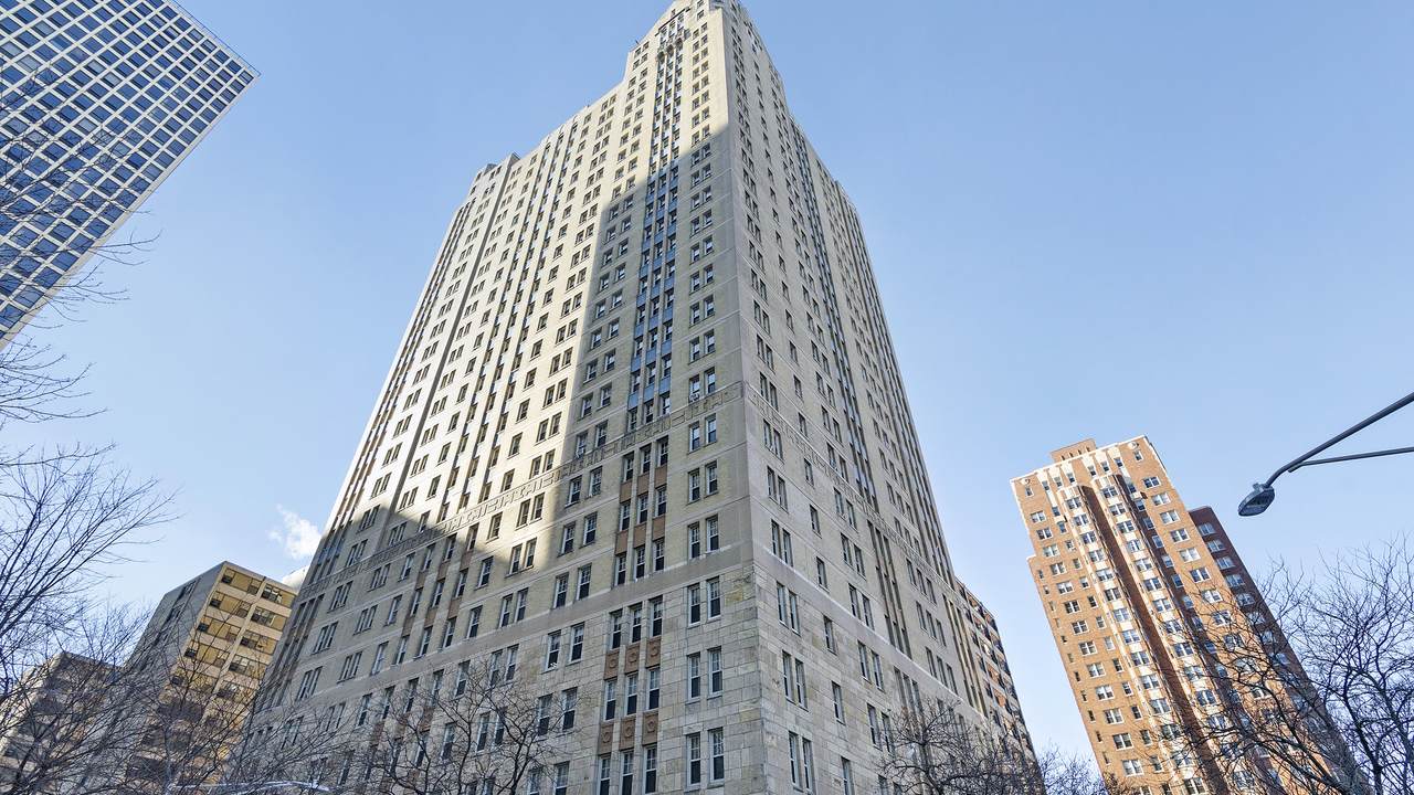5000 East End Avenue - Photo 1