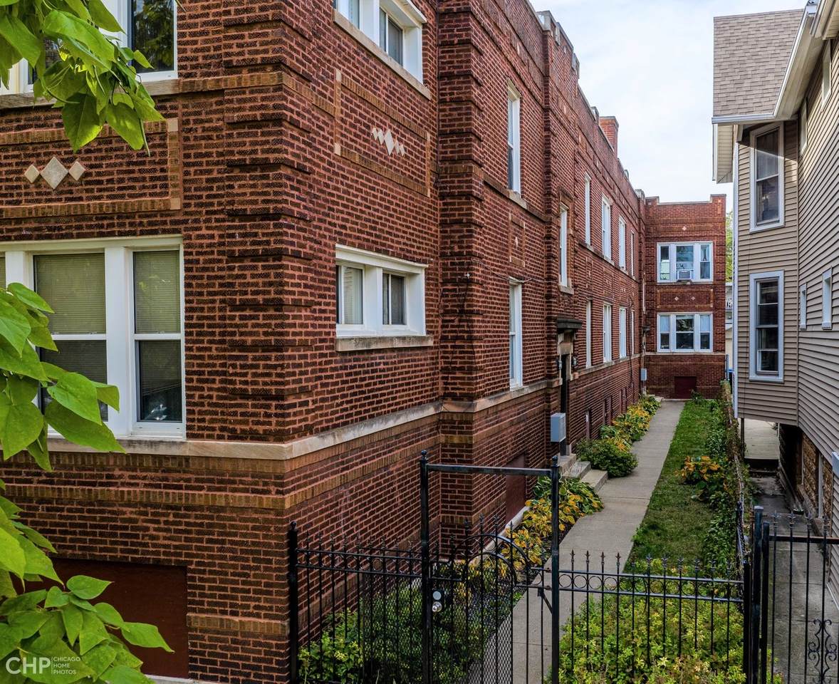 2838 Albany Avenue - Photo 1