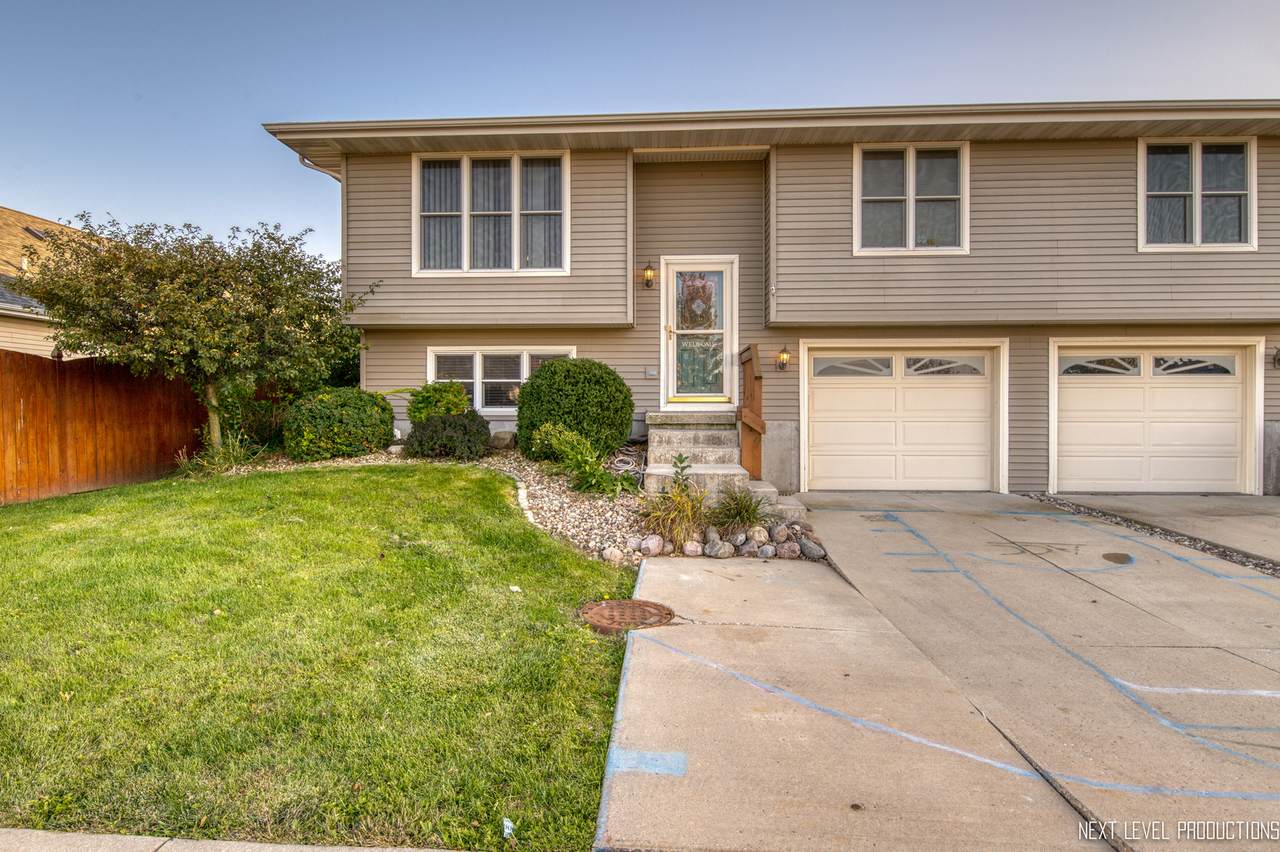 1105 Sunridge Drive - Photo 1