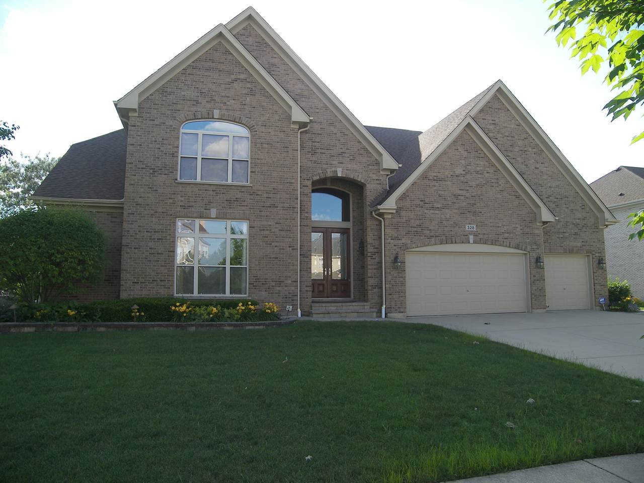 328 Erie Circle - Photo 1