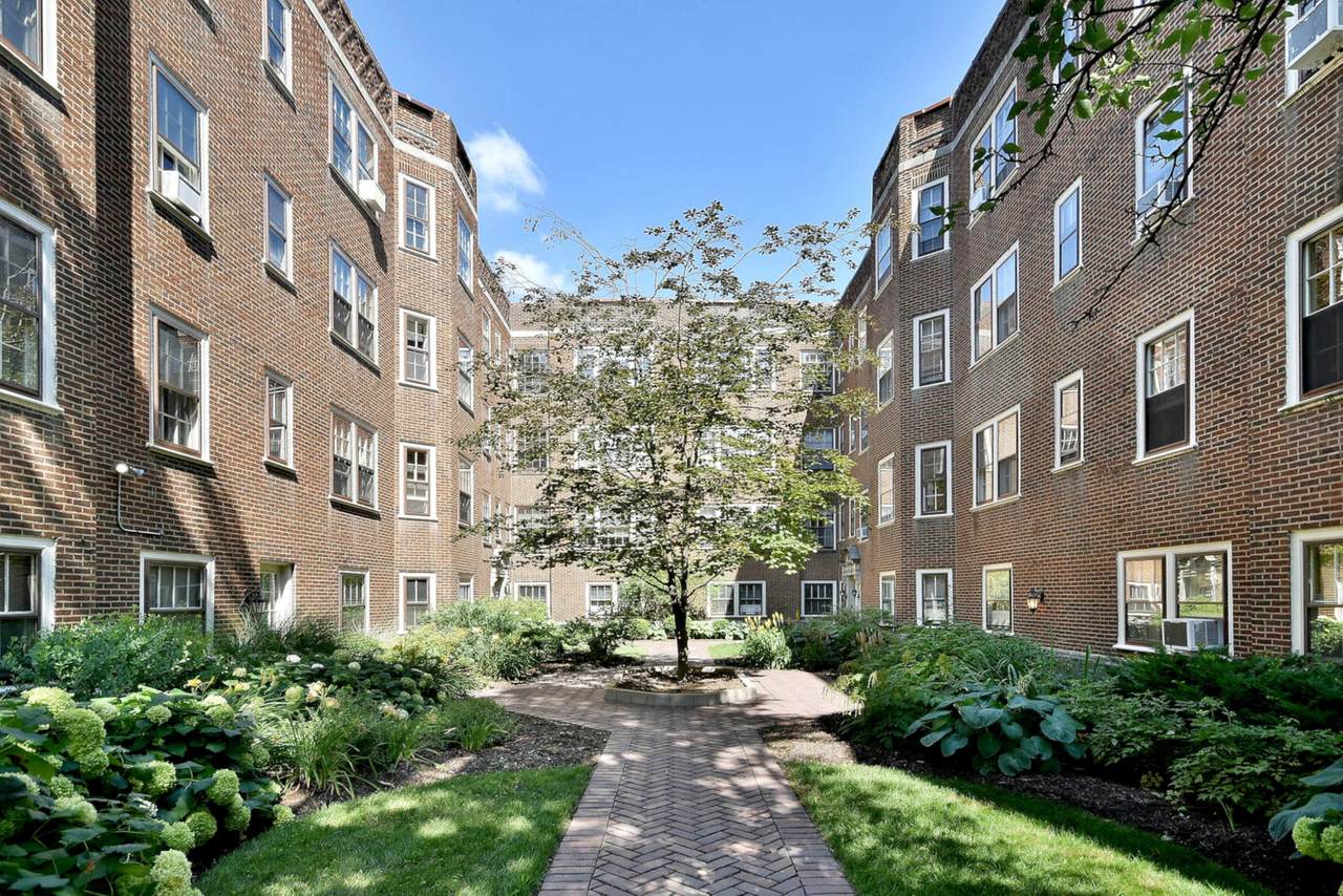 220 Maple Avenue - Photo 1