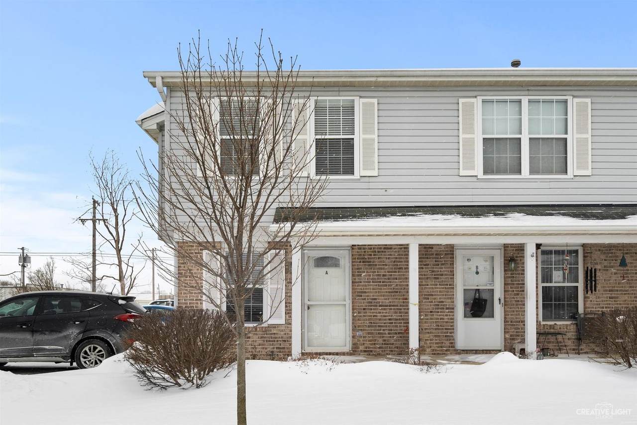 114 Colonial Parkway - Photo 1
