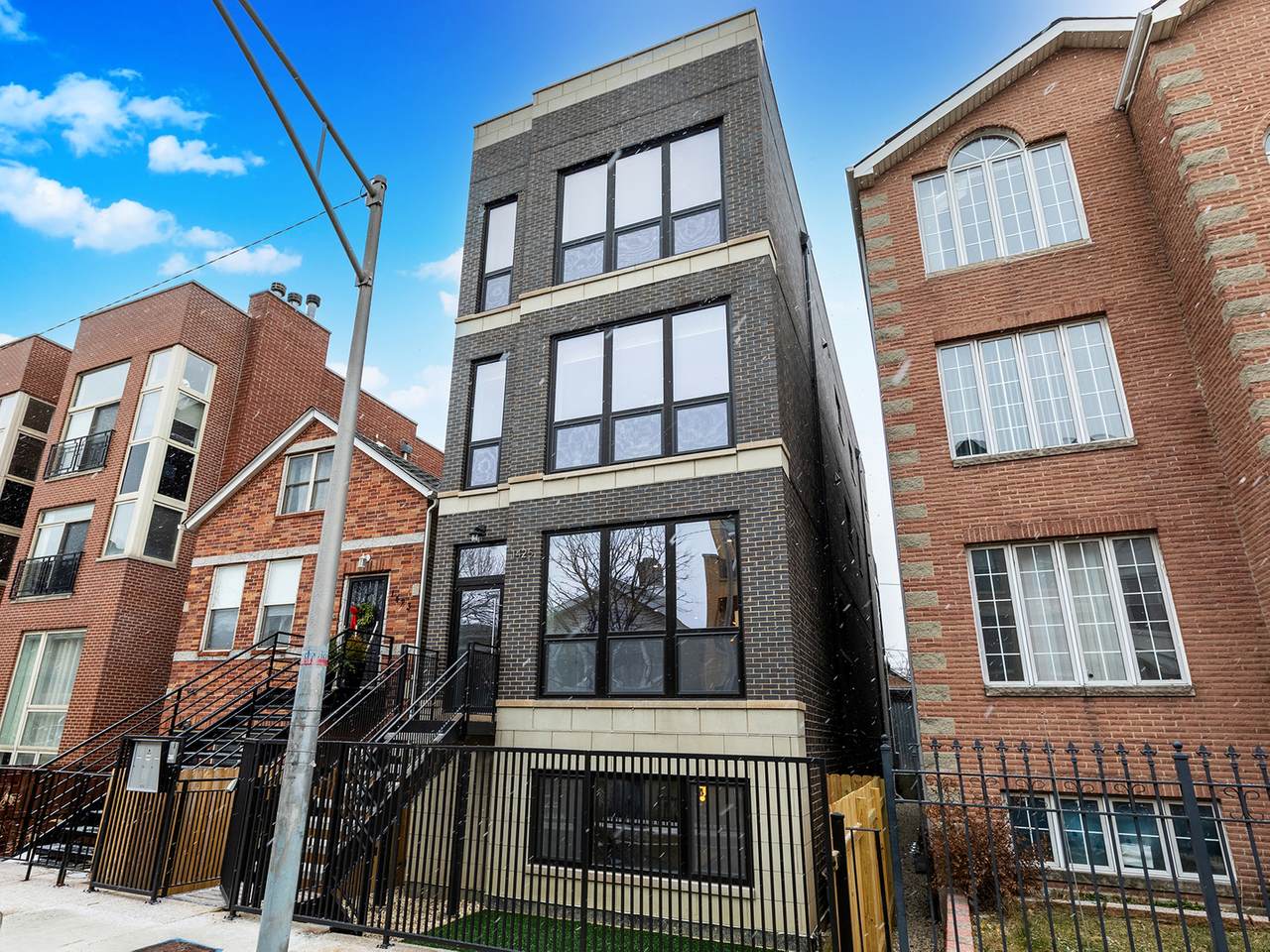 1425 Walton Street - Photo 1