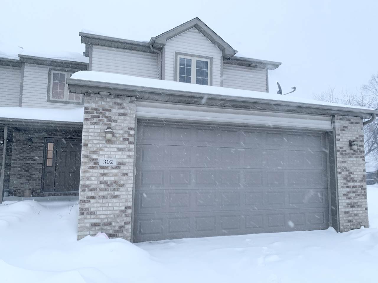 302 Terrace Court - Photo 1