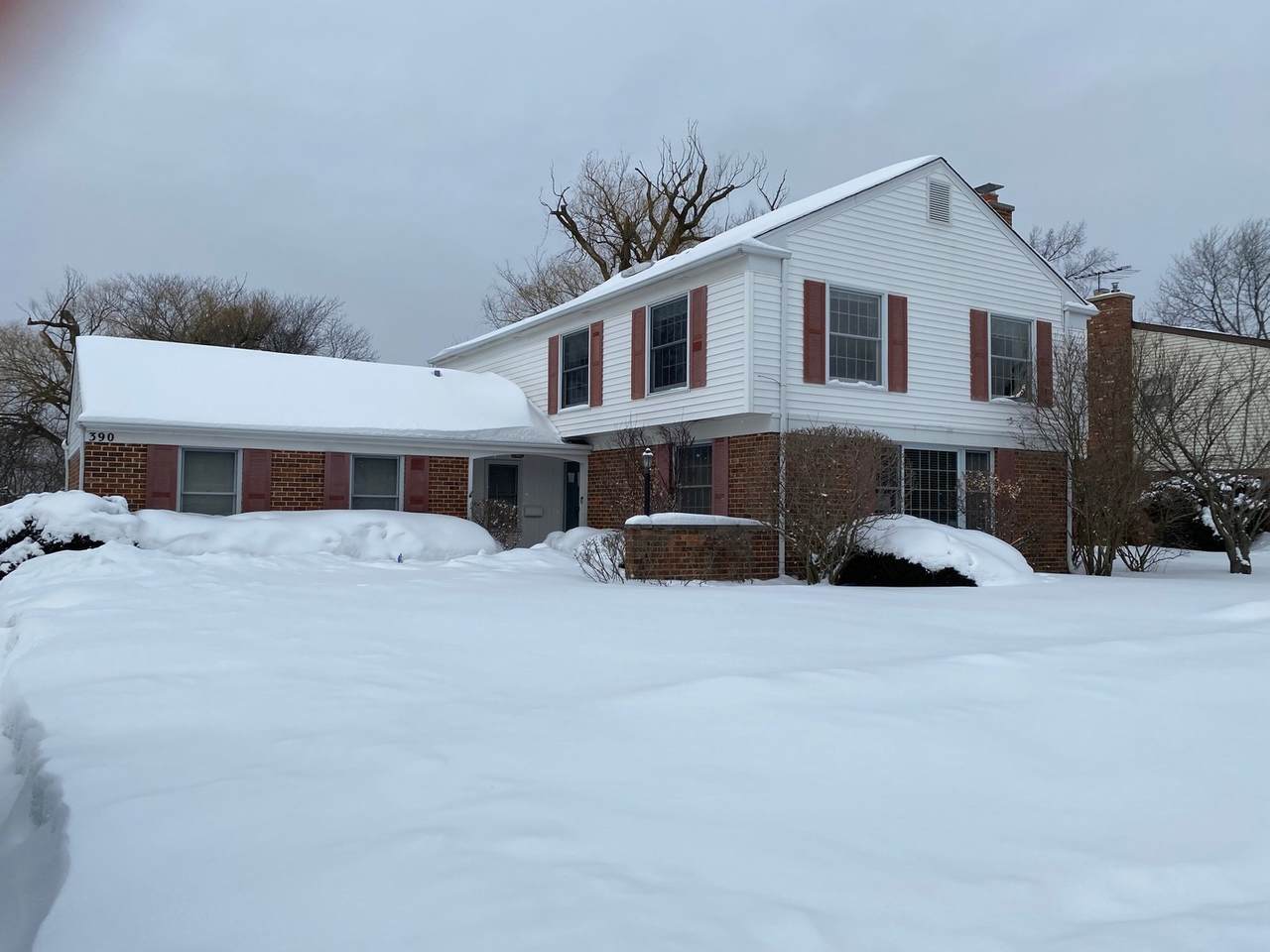 390 Castlewood Lane - Photo 1