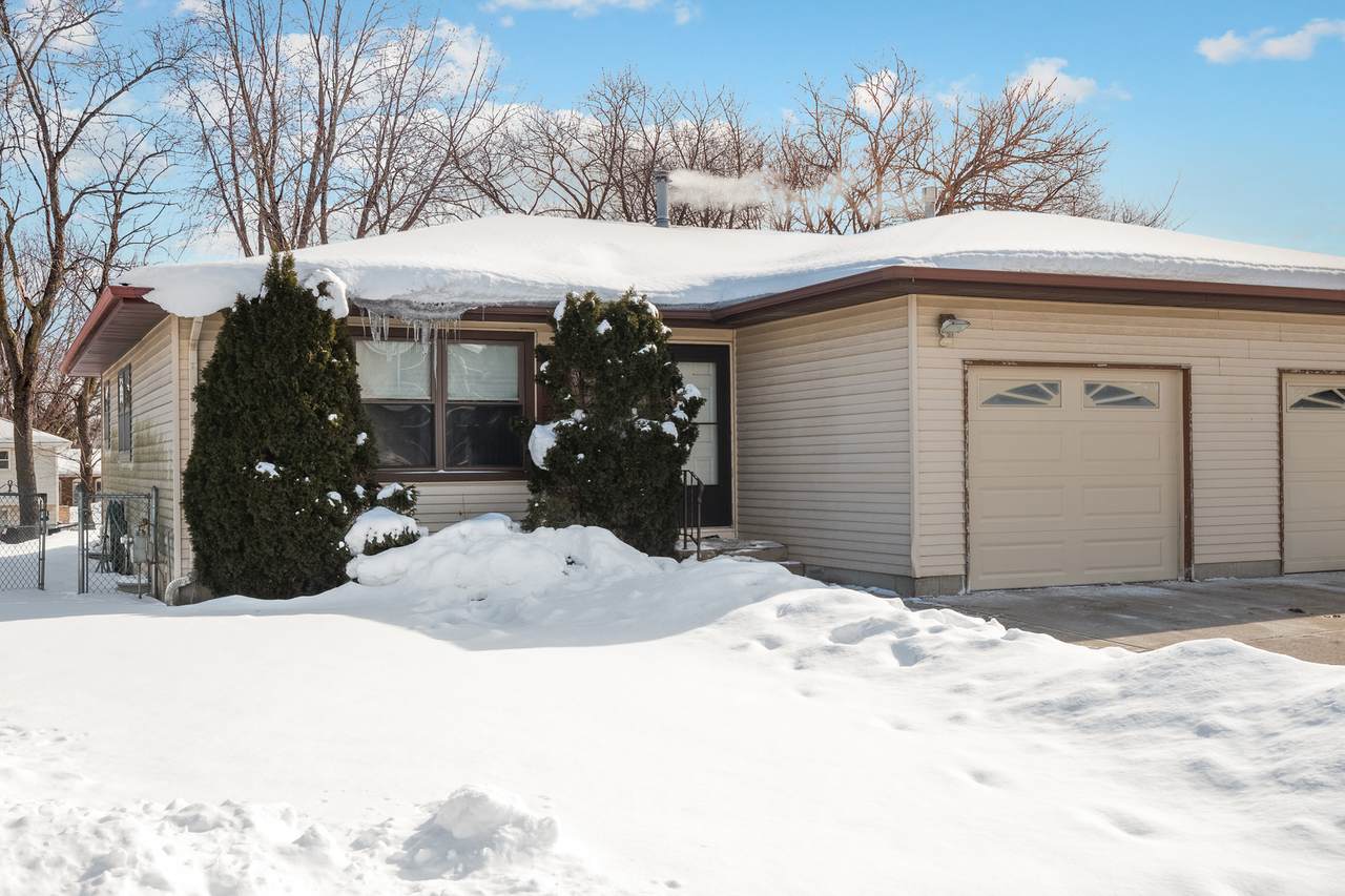 972 Manchester Court - Photo 1