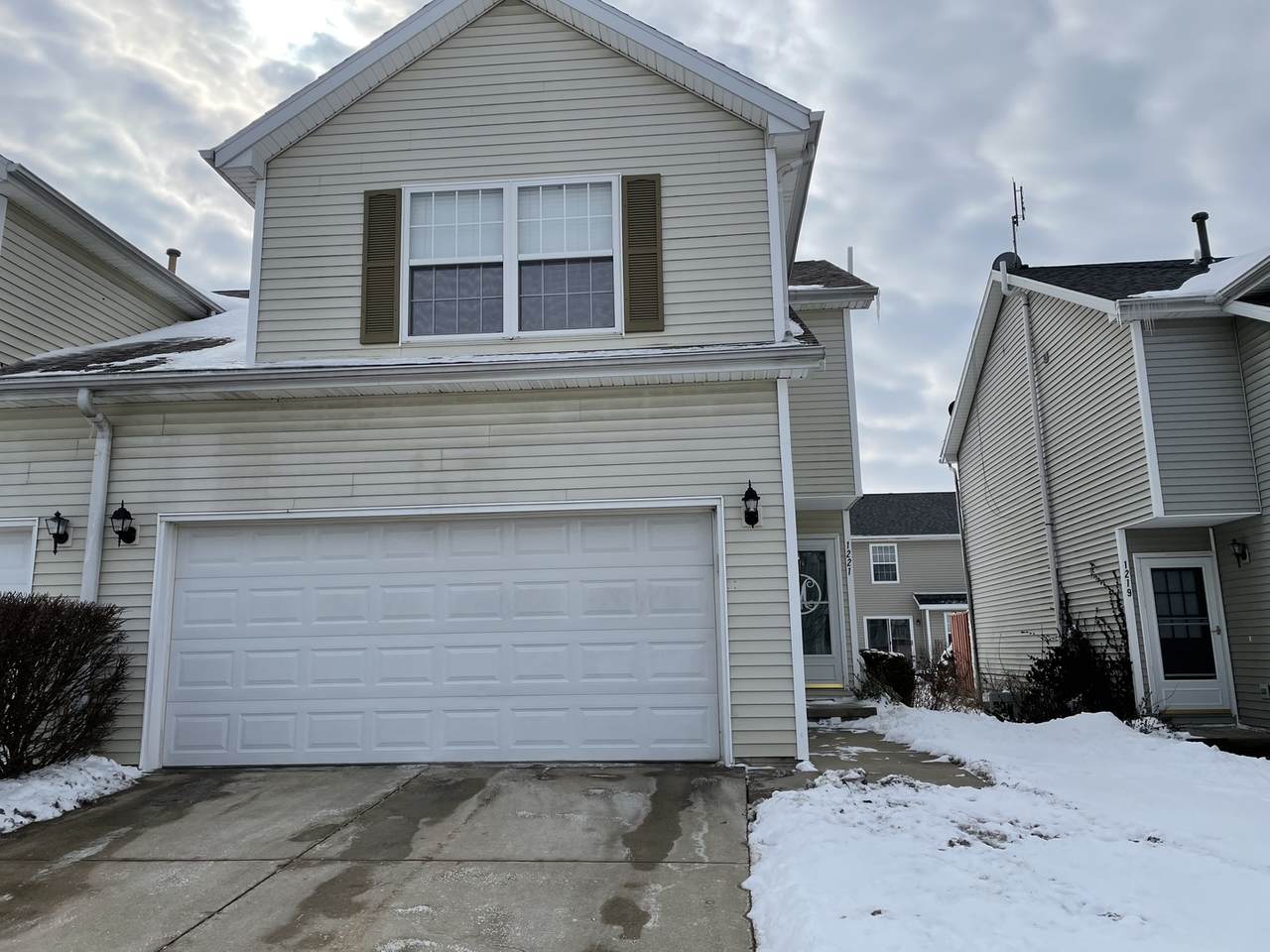 1221 Colonial Avenue - Photo 1