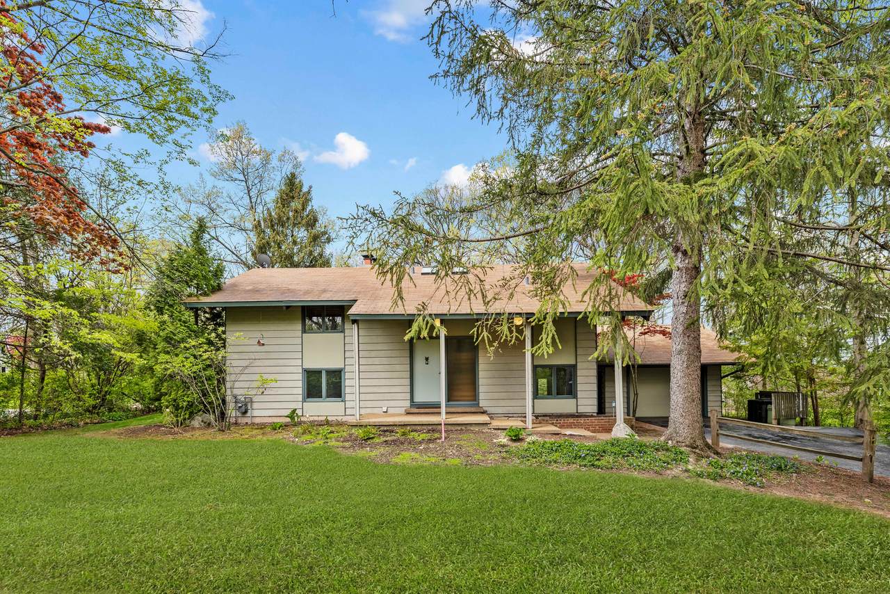 1062 Valley Road - Photo 1