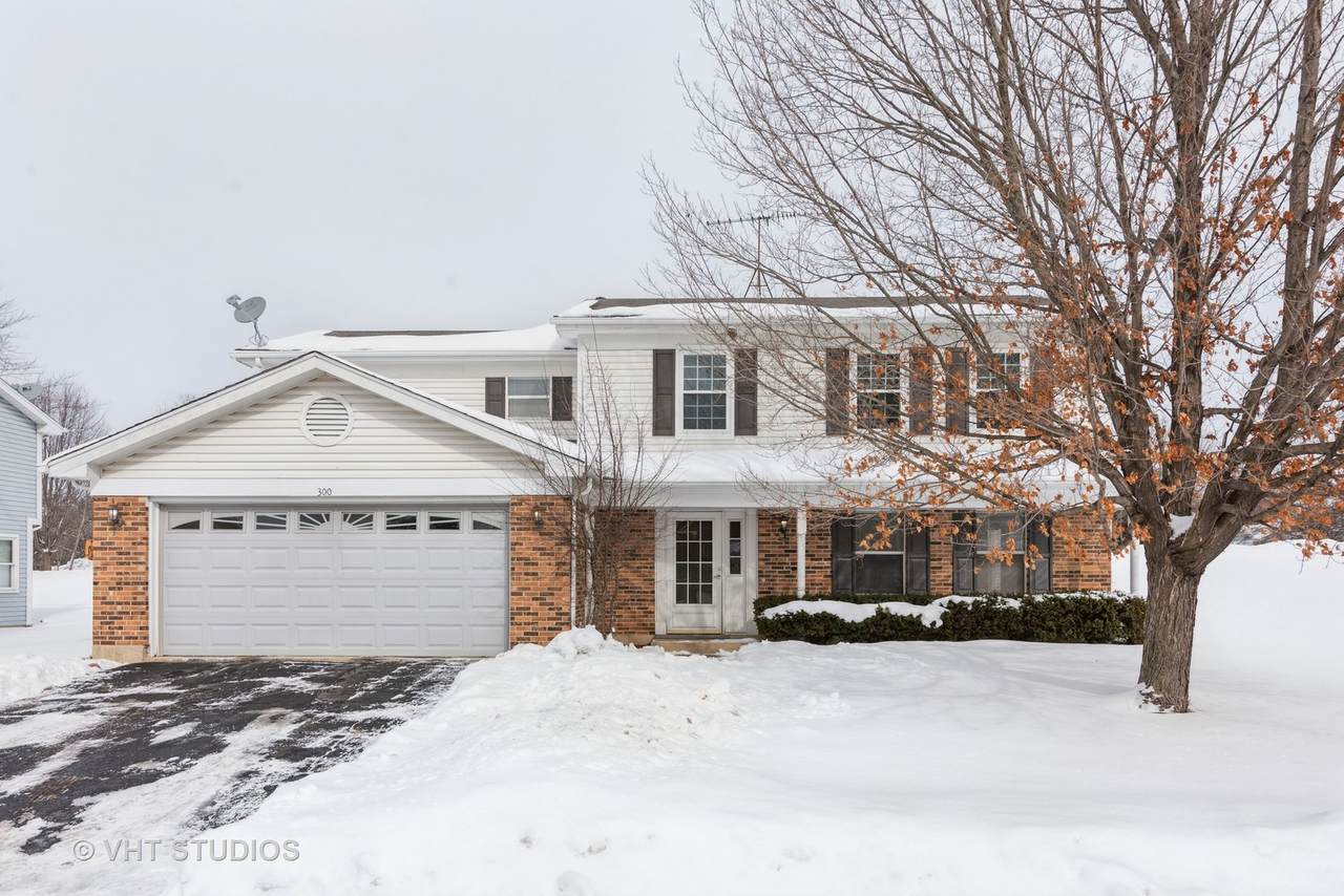 300 Country Lane - Photo 1