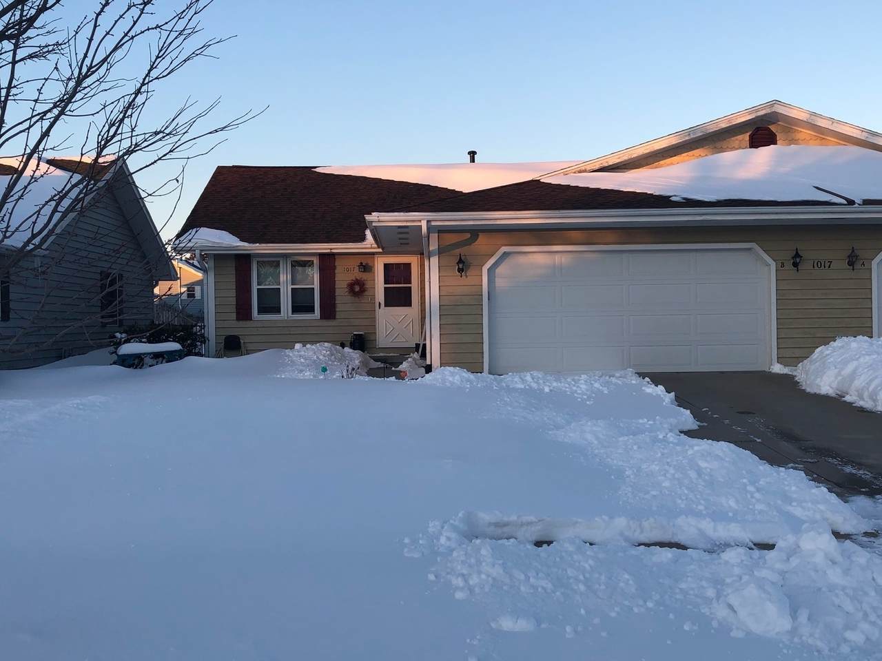 1017 Laesch Avenue - Photo 1