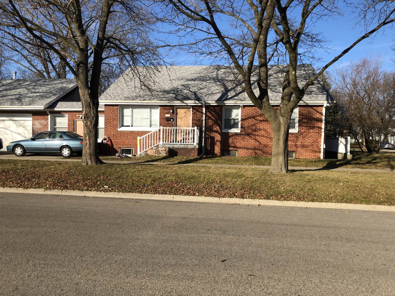 2820 Elizabeth Avenue - Photo 1