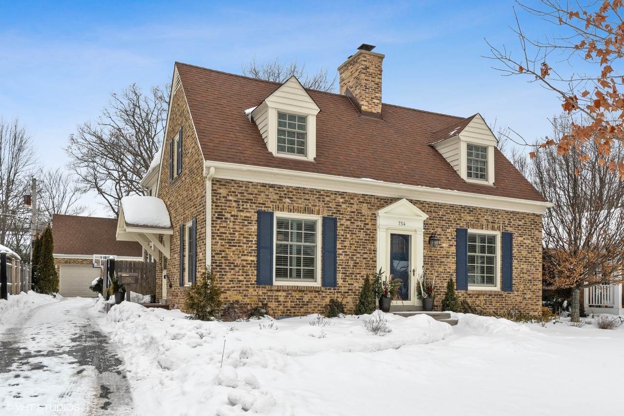 754 Greenview Place - Photo 1