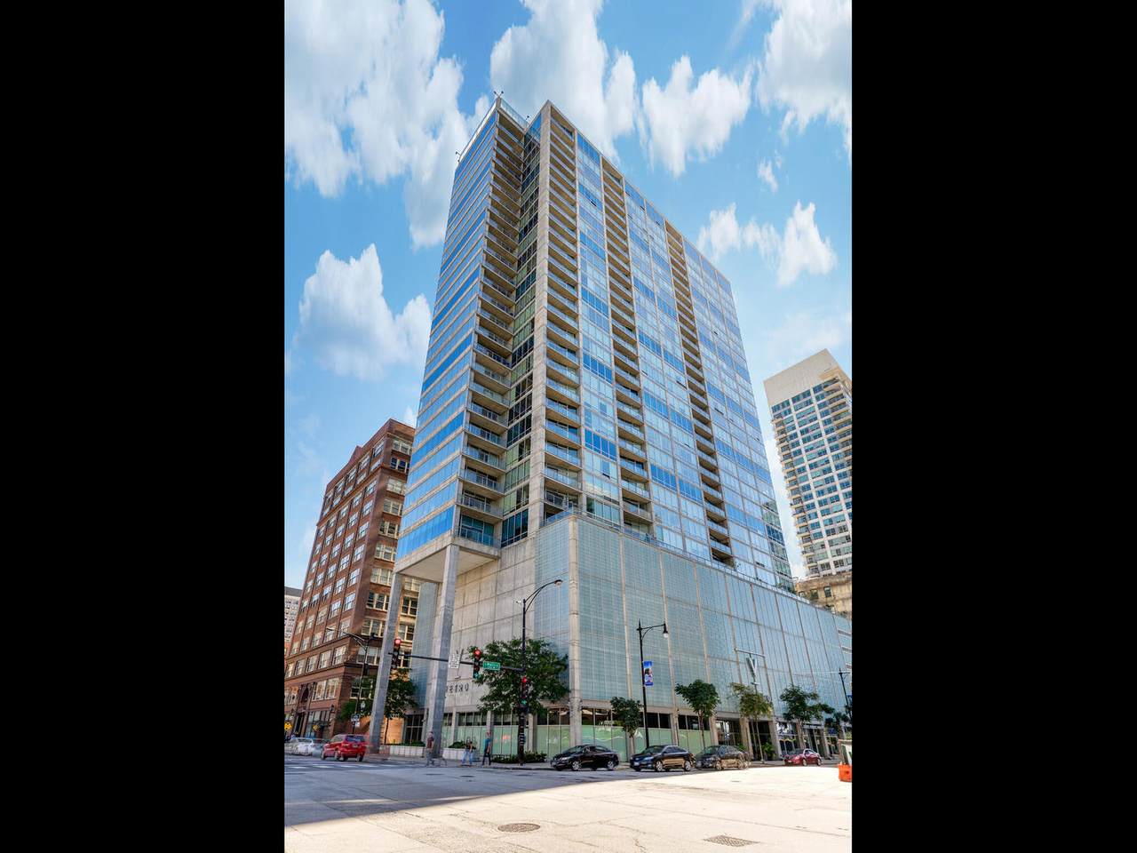611 Wells Street - Photo 1